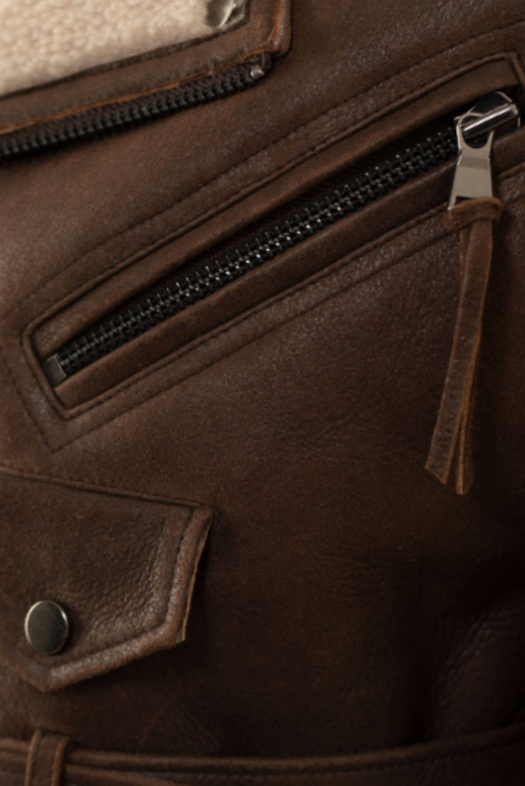 a close up of a zipper