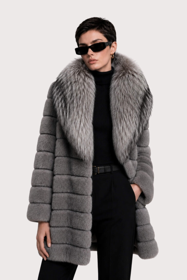 Abrigo de Visón con Cuello de Zorro Plateado